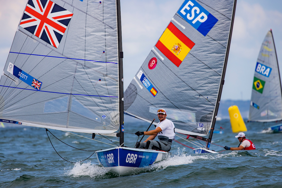 TOKYO 2020: GILES SCOTT (GBR) DEFENDS HIS LEAD AGAINST JOAN CARDONA (ESP) ON DAY 7 OF FINN CLASS