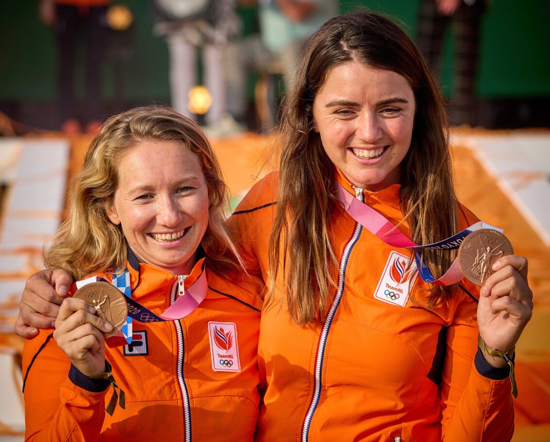 TOKYO 2020: TEAM NETHERLANDS ANNEMIEK BEKKERING AND ANNETTE DUETZ LEAD THE 49ERFX WOMEN ON DAY 6